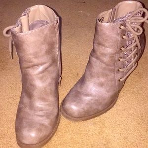 Vintage 7 eight heel boots
